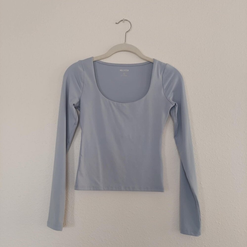 Hollister Soft Stretch Seamless Fabric Scoop Top NWOT Periwinkle, Size XS